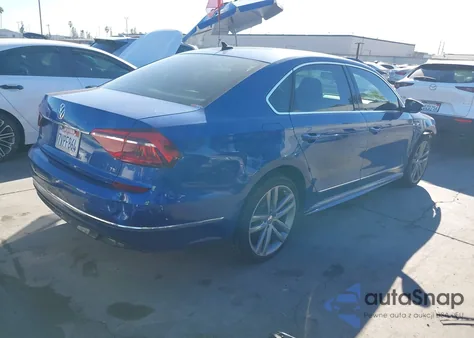 2017 Volkswagen Passat 1.8T R-Line z USA, uszkodzony, nr VIN 1VWDT7A32HC015102